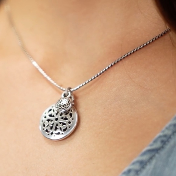 Ferrara Petite Necklace STYLE JL4760 NWT Silver Plated - Picture 14 of 16